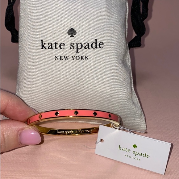 COPY - Kate Spade Spot The Spade Gold Bangle Bracelet NWT - Picture 1 of 3